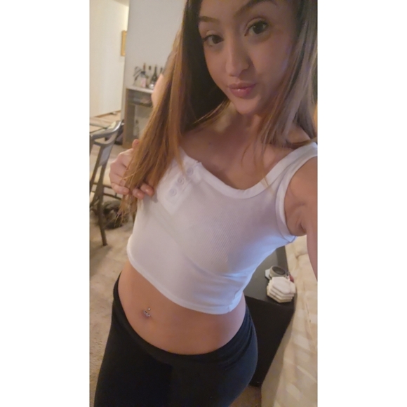 Meet your Posher, Alysia - Picture 1 of 1